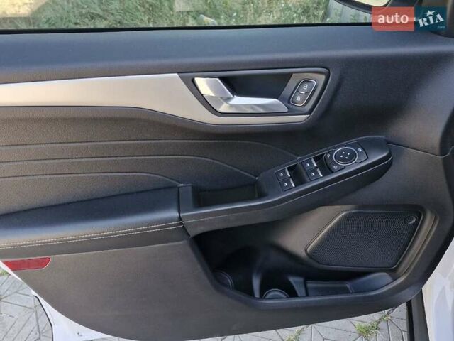 Білий Форд Ескейп, об'ємом двигуна 2.5 л та пробігом 14 тис. км за 23999 $, фото 11 на Automoto.ua