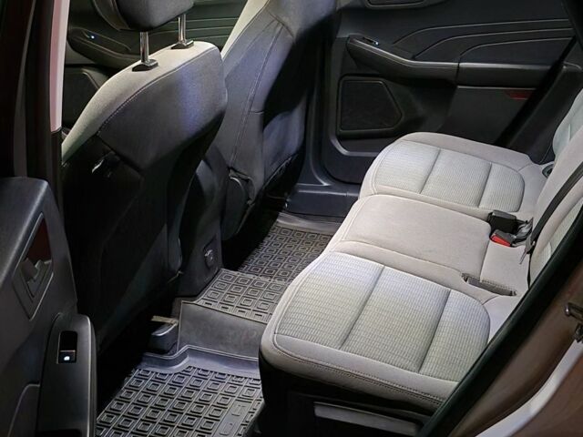 Білий Форд Ескейп, об'ємом двигуна 1.5 л та пробігом 82 тис. км за 15399 $, фото 6 на Automoto.ua