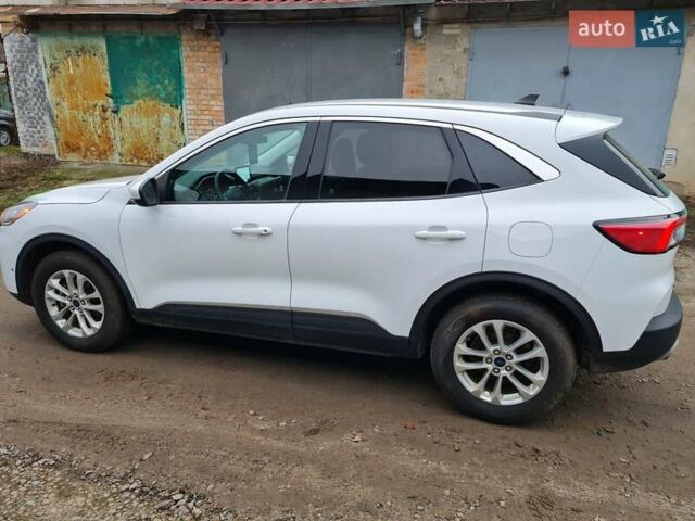 Белый Форд Эскейп, объемом двигателя 2.5 л и пробегом 131 тыс. км за 19900 $, фото 4 на Automoto.ua