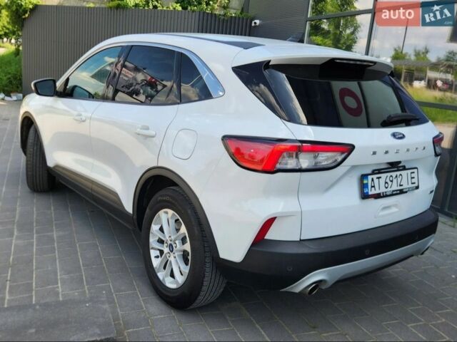 Белый Форд Эскейп, объемом двигателя 2.5 л и пробегом 39 тыс. км за 21700 $, фото 2 на Automoto.ua