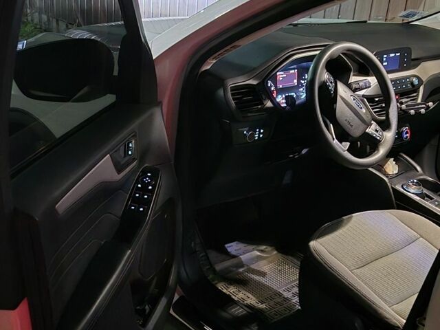 Білий Форд Ескейп, об'ємом двигуна 1.5 л та пробігом 82 тис. км за 15399 $, фото 5 на Automoto.ua