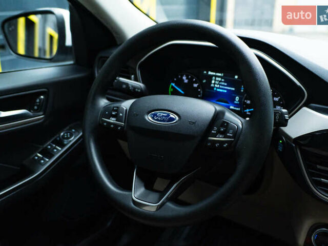 Белый Форд Эскейп, объемом двигателя 2.5 л и пробегом 130 тыс. км за 19700 $, фото 15 на Automoto.ua