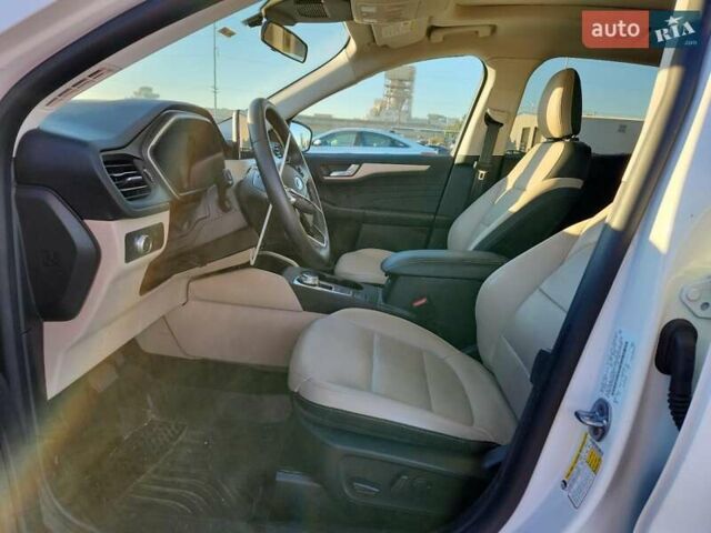 Білий Форд Ескейп, об'ємом двигуна 0 л та пробігом 42 тис. км за 9546 $, фото 6 на Automoto.ua