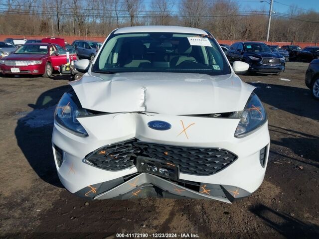 Белый Форд Эскейп, объемом двигателя 2.5 л и пробегом 125 тыс. км за 13450 $, фото 1 на Automoto.ua