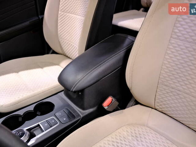 Белый Форд Эскейп, объемом двигателя 1.5 л и пробегом 127 тыс. км за 16900 $, фото 16 на Automoto.ua