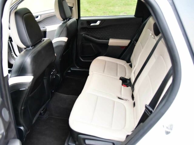 Белый Форд Эскейп, объемом двигателя 2 л и пробегом 81 тыс. км за 12900 $, фото 20 на Automoto.ua