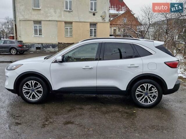 Белый Форд Эскейп, объемом двигателя 1.5 л и пробегом 102 тыс. км за 16850 $, фото 5 на Automoto.ua