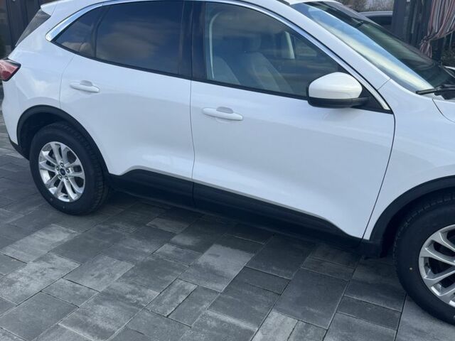 Белый Форд Эскейп, объемом двигателя 2.5 л и пробегом 60 тыс. км за 20800 $, фото 3 на Automoto.ua