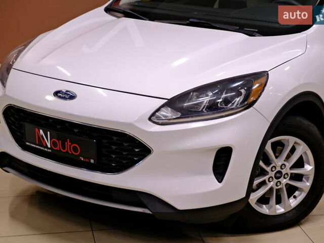 Белый Форд Эскейп, объемом двигателя 1.5 л и пробегом 127 тыс. км за 16900 $, фото 10 на Automoto.ua