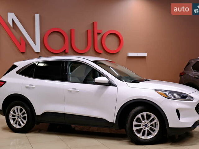 Белый Форд Эскейп, объемом двигателя 1.5 л и пробегом 127 тыс. км за 16900 $, фото 7 на Automoto.ua