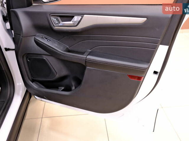 Белый Форд Эскейп, объемом двигателя 1.5 л и пробегом 127 тыс. км за 16900 $, фото 40 на Automoto.ua