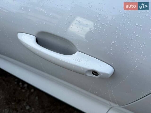 Білий Форд Ескейп, об'ємом двигуна 2.49 л та пробігом 63 тис. км за 30990 $, фото 8 на Automoto.ua