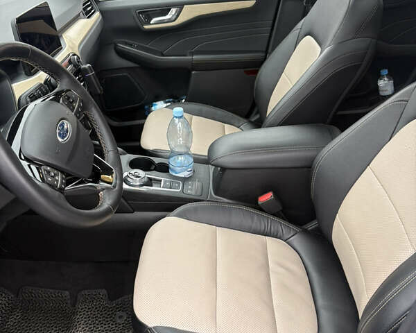 Белый Форд Эскейп, объемом двигателя 2.49 л и пробегом 62 тыс. км за 30000 $, фото 31 на Automoto.ua