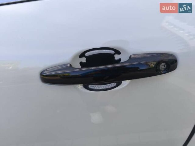 Белый Форд Эскейп, объемом двигателя 2.5 л и пробегом 166 тыс. км за 23900 $, фото 16 на Automoto.ua