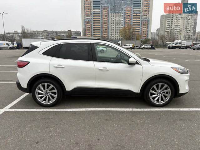 Белый Форд Эскейп, объемом двигателя 2.49 л и пробегом 62 тыс. км за 30000 $, фото 3 на Automoto.ua