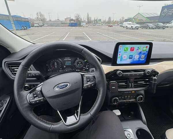 Белый Форд Эскейп, объемом двигателя 2.49 л и пробегом 62 тыс. км за 30000 $, фото 26 на Automoto.ua