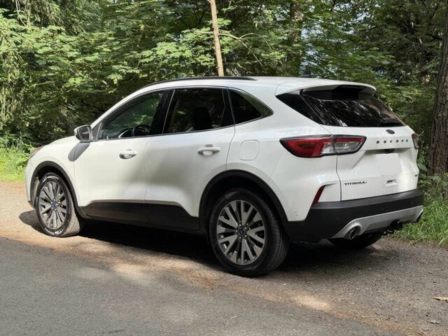 Белый Форд Эскейп, объемом двигателя 2 л и пробегом 17 тыс. км за 12400 $, фото 7 на Automoto.ua