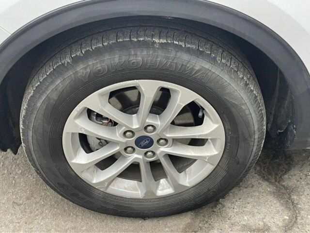 Білий Форд Ескейп, об'ємом двигуна 2 л та пробігом 90 тис. км за 8900 $, фото 5 на Automoto.ua