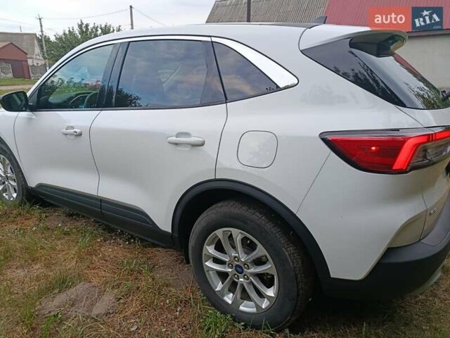 Білий Форд Ескейп, об'ємом двигуна 2.49 л та пробігом 35 тис. км за 21800 $, фото 4 на Automoto.ua