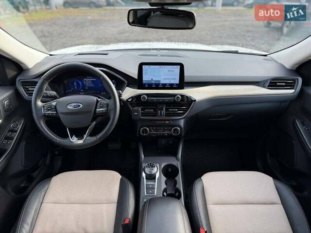 Білий Форд Ескейп, об'ємом двигуна 2.49 л та пробігом 63 тис. км за 30990 $, фото 28 на Automoto.ua