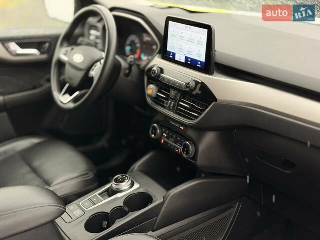 Форд Эскейп 2022 в Умани на Automoto.ua Белый Форд Эскейп, объемом двигателя 2 л и пробегом 100 тыс. км за 18000 $, фото 4 на Automoto.ua