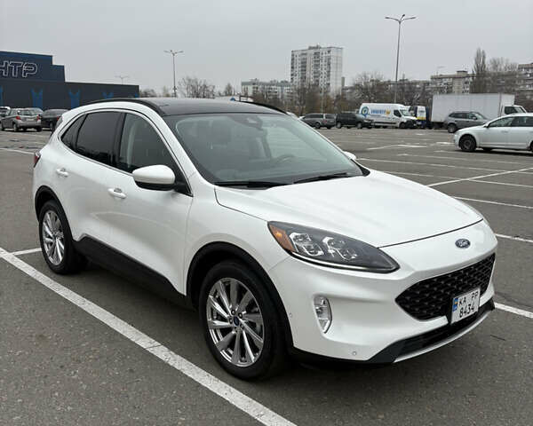 Белый Форд Эскейп, объемом двигателя 2.49 л и пробегом 62 тыс. км за 30000 $, фото 5 на Automoto.ua