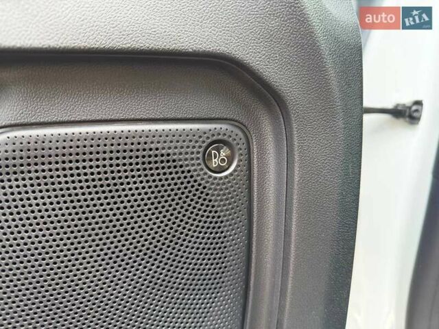 Білий Форд Ескейп, об'ємом двигуна 2.49 л та пробігом 63 тис. км за 30990 $, фото 16 на Automoto.ua