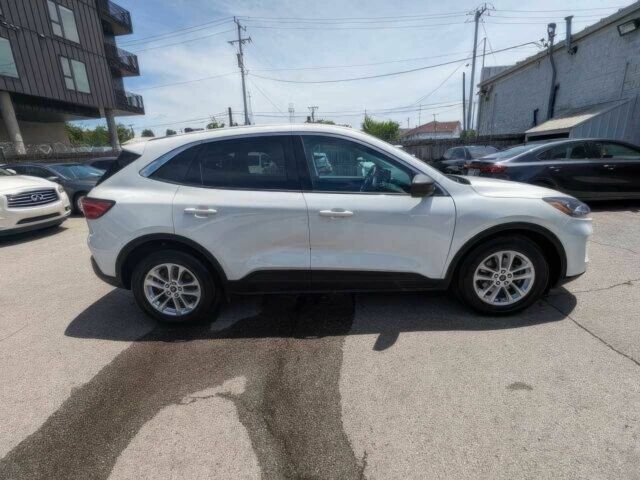 Белый Форд Эскейп, объемом двигателя 1.5 л и пробегом 21 тыс. км за 11200 $, фото 3 на Automoto.ua