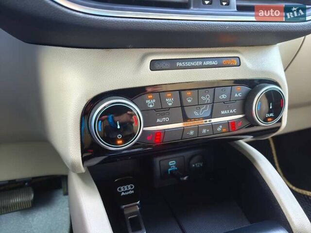 Белый Форд Эскейп, объемом двигателя 2.5 л и пробегом 166 тыс. км за 23900 $, фото 31 на Automoto.ua