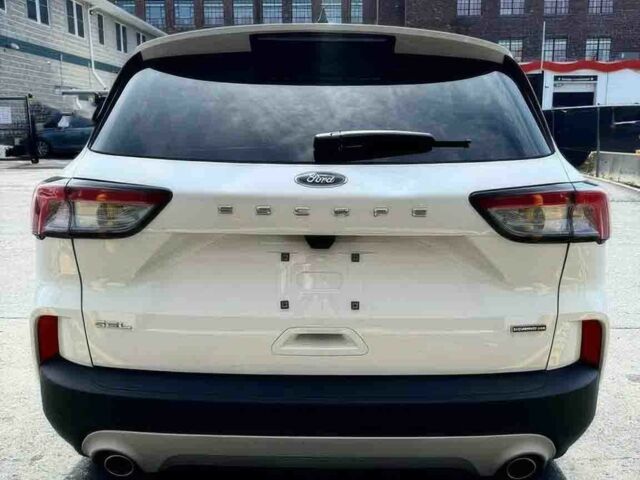 Белый Форд Эскейп, объемом двигателя 2 л и пробегом 15 тыс. км за 12600 $, фото 4 на Automoto.ua