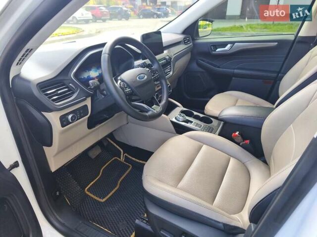 Белый Форд Эскейп, объемом двигателя 2.5 л и пробегом 166 тыс. км за 23900 $, фото 18 на Automoto.ua