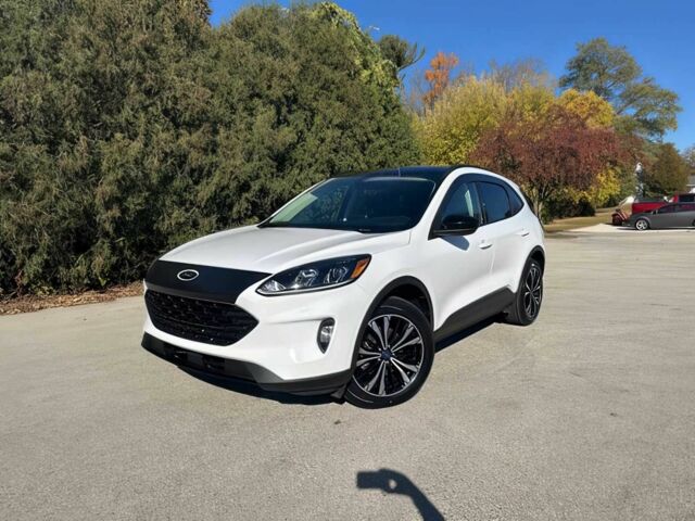 Білий Форд Ескейп, об'ємом двигуна 2 л та пробігом 28 тис. км за 9000 $, фото 2 на Automoto.ua