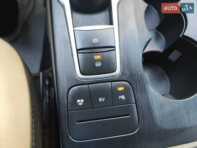 Белый Форд Эскейп, объемом двигателя 2.5 л и пробегом 166 тыс. км за 23900 $, фото 33 на Automoto.ua