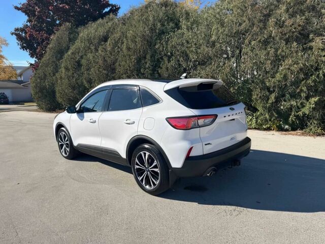 Білий Форд Ескейп, об'ємом двигуна 2 л та пробігом 28 тис. км за 9000 $, фото 6 на Automoto.ua