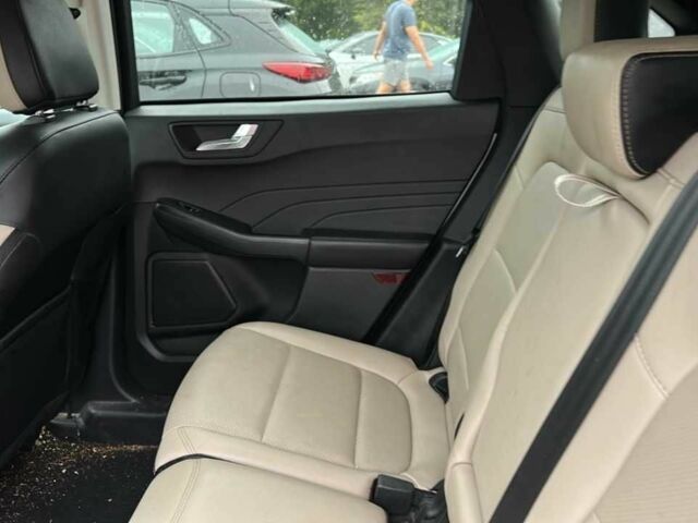 Белый Форд Эскейп, объемом двигателя 2.5 л и пробегом 46 тыс. км за 22600 $, фото 4 на Automoto.ua