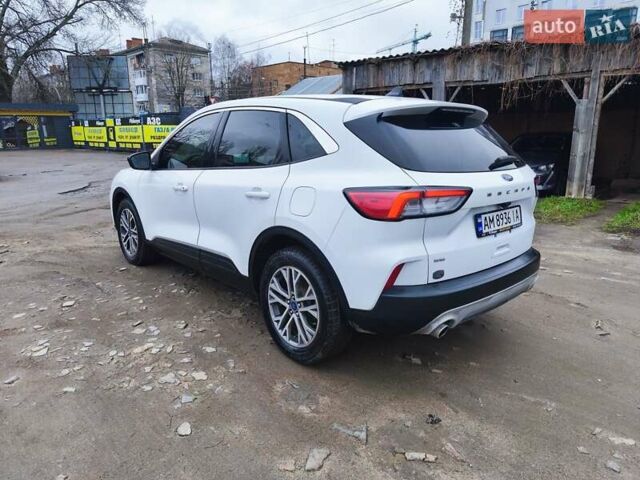 Белый Форд Эскейп, объемом двигателя 1.5 л и пробегом 93 тыс. км за 15700 $, фото 6 на Automoto.ua