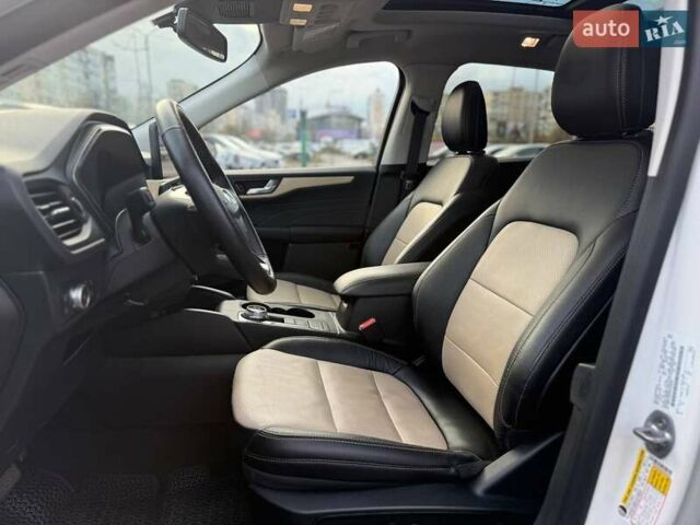 Білий Форд Ескейп, об'ємом двигуна 2.49 л та пробігом 63 тис. км за 30990 $, фото 9 на Automoto.ua