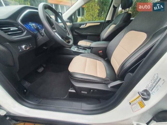 Белый Форд Эскейп, объемом двигателя 2.5 л и пробегом 15 тыс. км за 24500 $, фото 9 на Automoto.ua