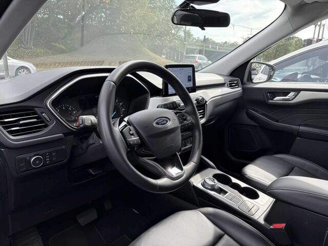 Білий Форд Ескейп, об'ємом двигуна 1.5 л та пробігом 12 тис. км за 13600 $, фото 10 на Automoto.ua