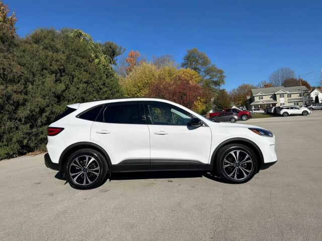 Білий Форд Ескейп, об'ємом двигуна 2 л та пробігом 28 тис. км за 9000 $, фото 7 на Automoto.ua