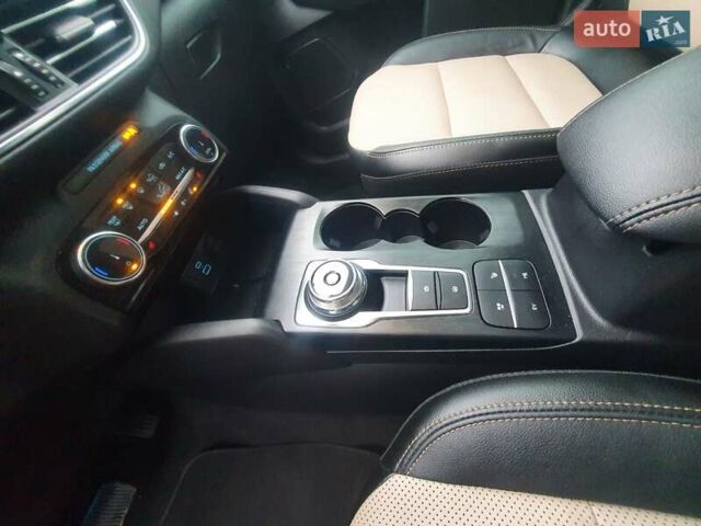 Белый Форд Эскейп, объемом двигателя 2.5 л и пробегом 15 тыс. км за 24500 $, фото 19 на Automoto.ua