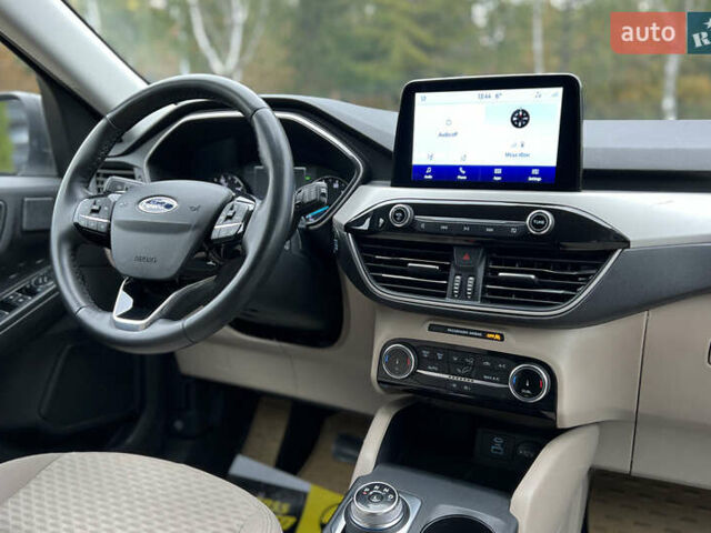 Білий Форд Ескейп, об'ємом двигуна 2.49 л та пробігом 88 тис. км за 24300 $, фото 17 на Automoto.ua