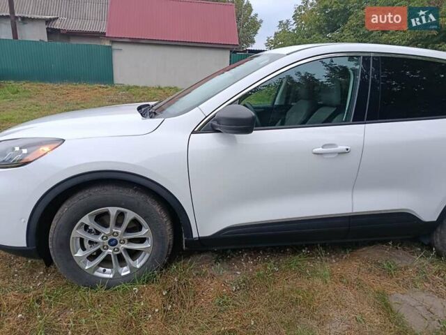 Білий Форд Ескейп, об'ємом двигуна 2.49 л та пробігом 35 тис. км за 21800 $, фото 6 на Automoto.ua