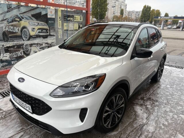 Белый Форд Эскейп, объемом двигателя 2.5 л и пробегом 69 тыс. км за 26500 $, фото 1 на Automoto.ua