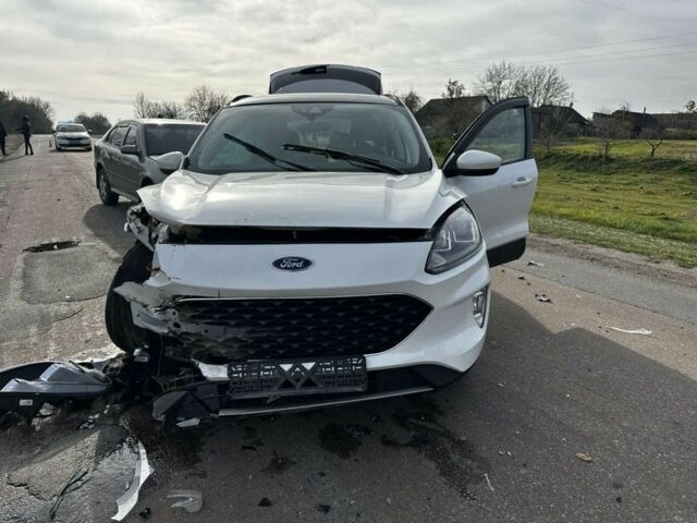 Белый Форд Эскейп, объемом двигателя 0 л и пробегом 150 тыс. км за 12000 $, фото 3 на Automoto.ua