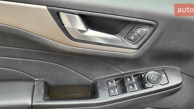 Белый Форд Эскейп, объемом двигателя 1.5 л и пробегом 100 тыс. км за 18350 $, фото 12 на Automoto.ua