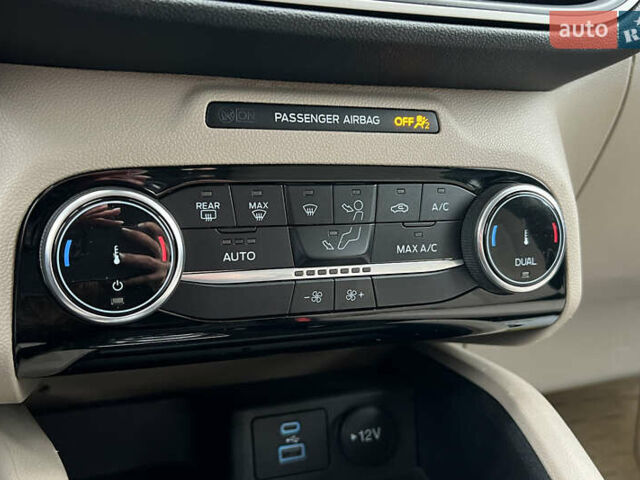 Білий Форд Ескейп, об'ємом двигуна 2.49 л та пробігом 88 тис. км за 24300 $, фото 12 на Automoto.ua