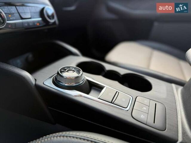 Білий Форд Ескейп, об'ємом двигуна 2.49 л та пробігом 63 тис. км за 30990 $, фото 27 на Automoto.ua