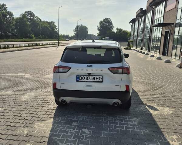 Белый Форд Эскейп, объемом двигателя 2.5 л и пробегом 55 тыс. км за 19800 $, фото 2 на Automoto.ua