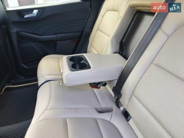 Белый Форд Эскейп, объемом двигателя 2.5 л и пробегом 166 тыс. км за 23900 $, фото 26 на Automoto.ua